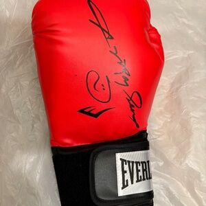 NEW Sugar Ray Leonard Autographed Boxing Glove